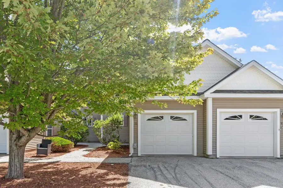 32 Overlook Circle, Hudson, NH 03051 - #3
