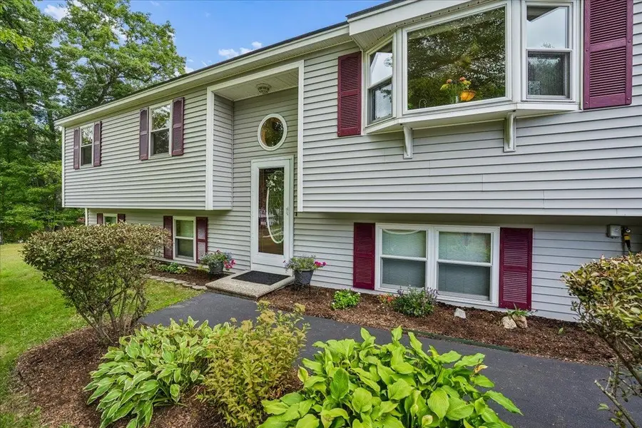 4 Debbie Street, Hooksett, NH 03106 - #3