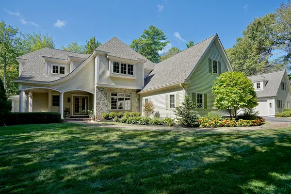 13 Squier Drive, North Hampton, NH 03862