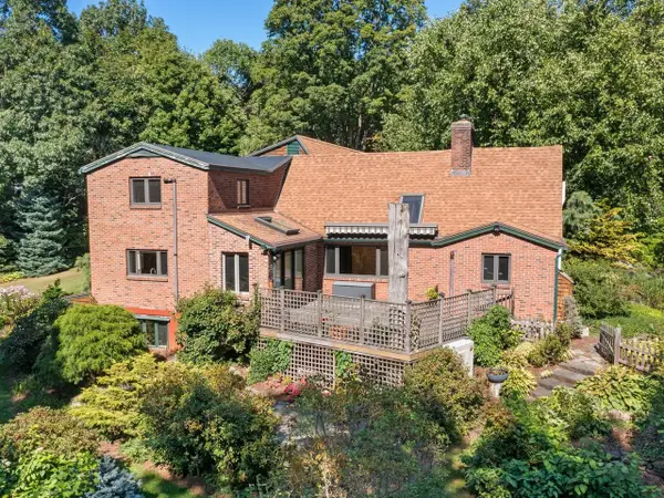 106 Ledge Road, Burlington, VT 05401