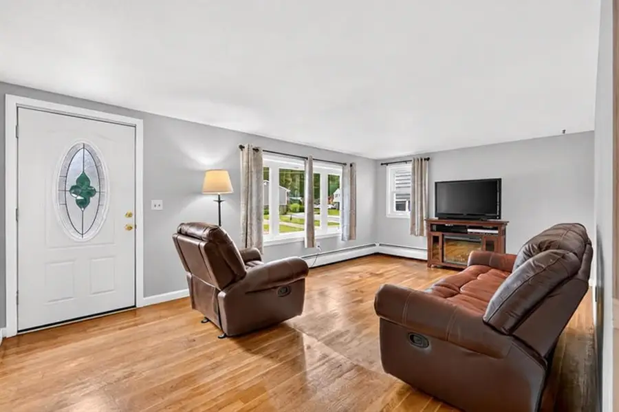 16 Beverly Avenue, Salem, NH 03079 - #2