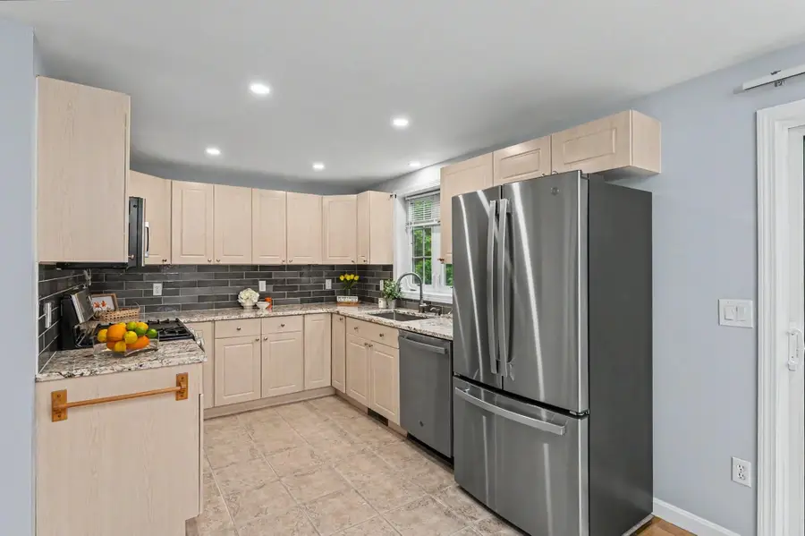 15 Elm Street #2, Derry, NH 03038 - #3