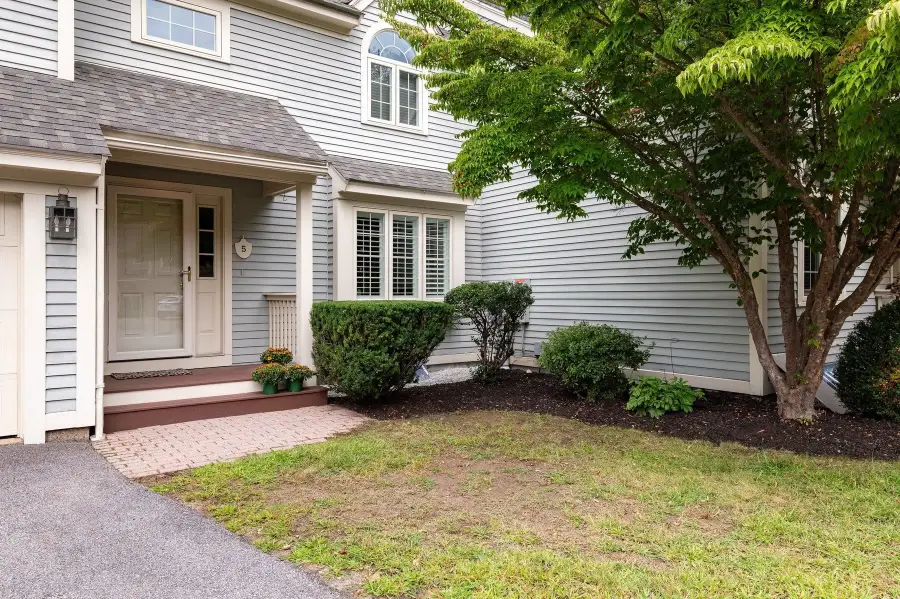 5 Peninsula Drive, Stratham, NH 03885 - #2