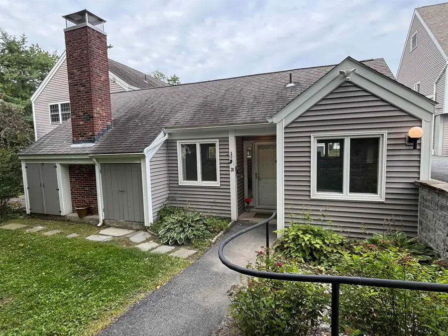 18 Hilltop Place, New London, NH 03257 - #3