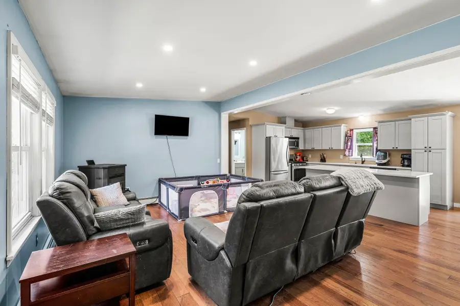 9 Dee Dee Drive, Sandown, NH 03873 - #2