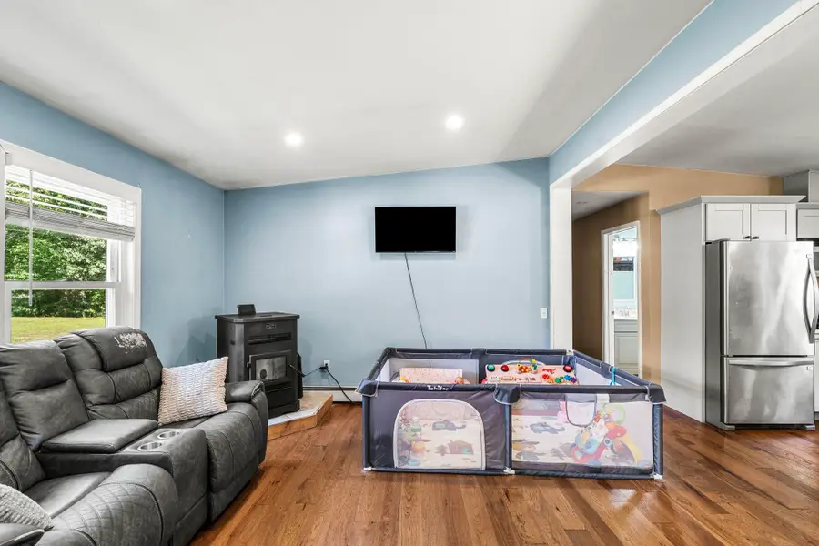 9 Dee Dee Drive, Sandown, NH 03873 - #3