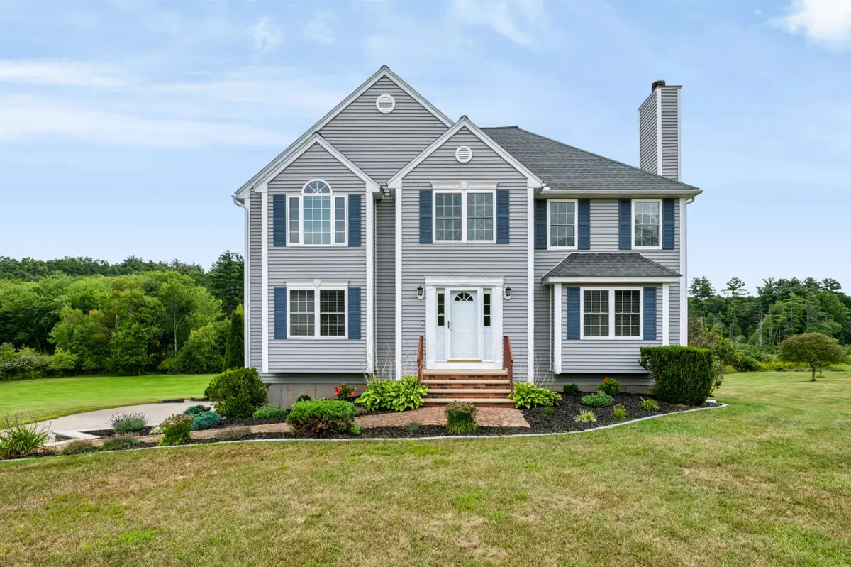 4 Day Break Drive, Plaistow, NH 03865 - #1