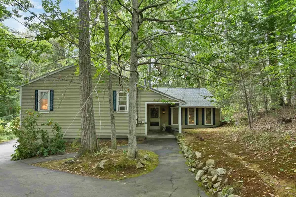 15 Abenaukee Drive, Wolfeboro, NH 03894