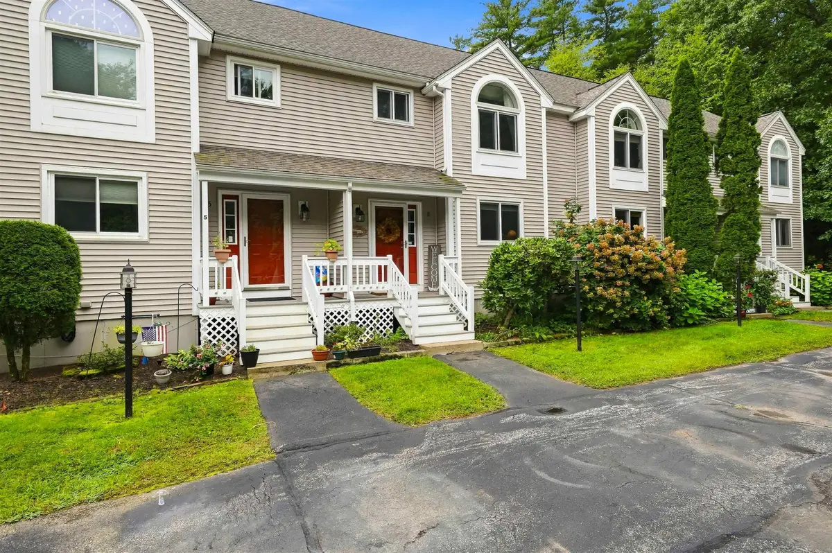 8 Standish Way #6, Amherst, NH 03031 - #1