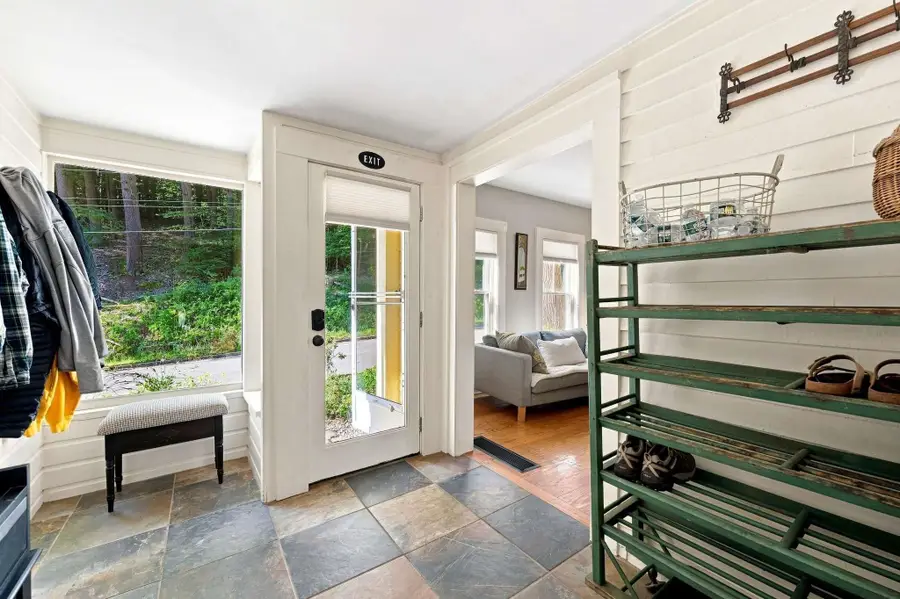 8 Old Coach Road, New Boston, NH 03070 - #3