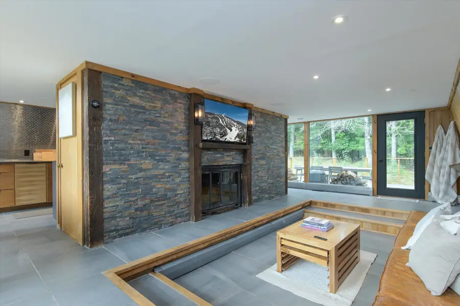100 Okemo Acres, Ludlow, VT 05149 - #2