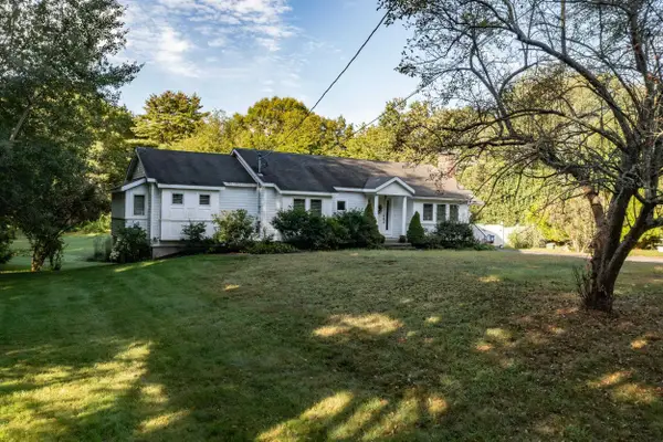 29 Depot Road, Hampton Falls, NH 03844