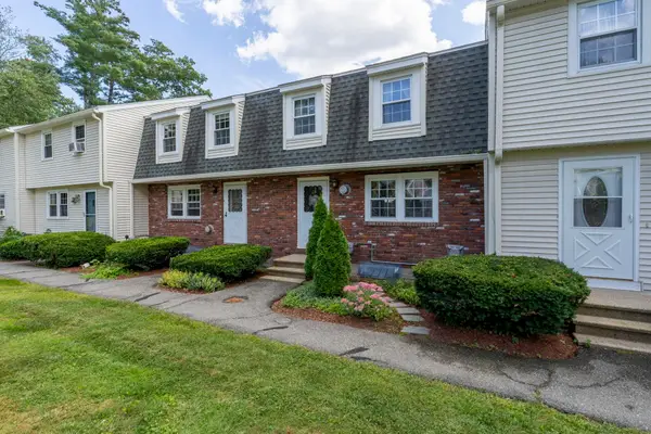 5 Olde Country Village Road, Londonderry, NH 03053