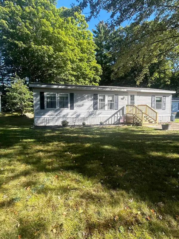 7 Hemlock Drive, Danville, NH 03819
