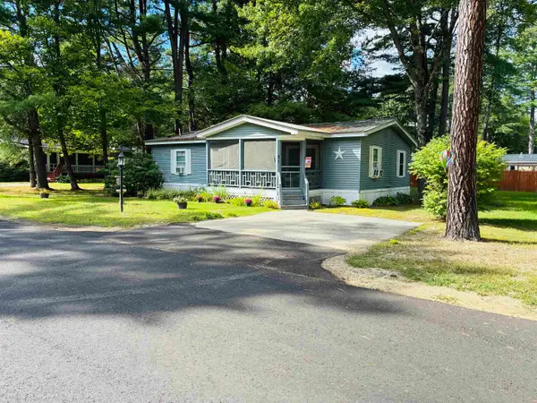 21 Hemlock Drive, Tamworth, NH 03886