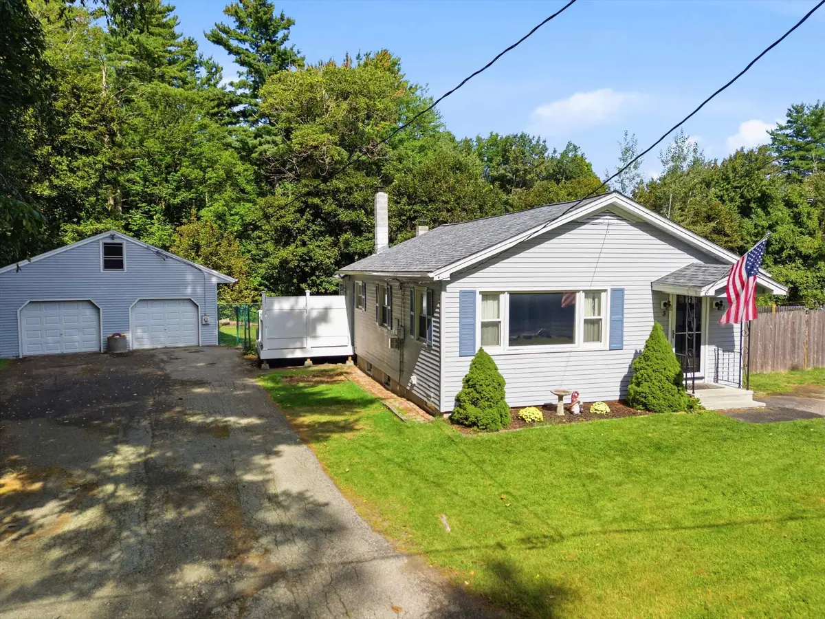 3 Lakeview Avenue, Sandown, NH 03873 - #1