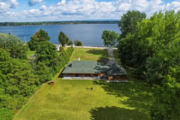 1099 E Shore Road, Isle La Motte, VT 05463