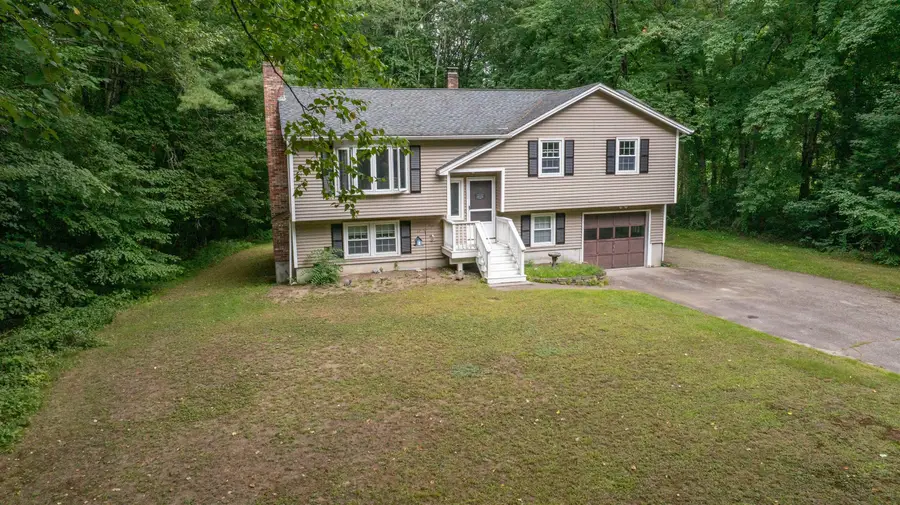 8 Holstein Avenue, Londonderry, NH 03053 - #3