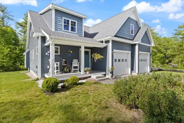 24 Red Barn Drive, Dover, NH 03820