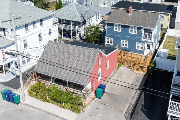 4 H Street, Hampton, NH 03842