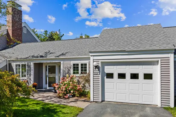 112 Hilltop Place, New London, NH 03257
