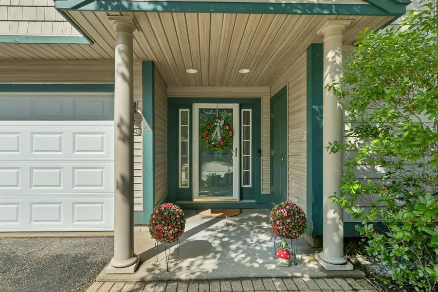 28 Deborah Lane, Dover, NH 03820 - #2