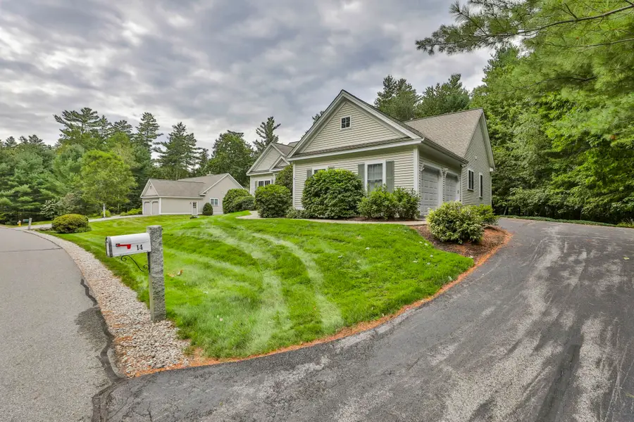 14 Hancock Drive, Bedford, NH 03110 - #3