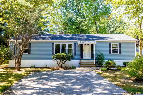 5 Hickory Lane, Dover, NH 03820
