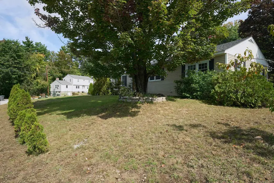 26 Sherwood Meadows, Pembroke, NH 03275 - #2