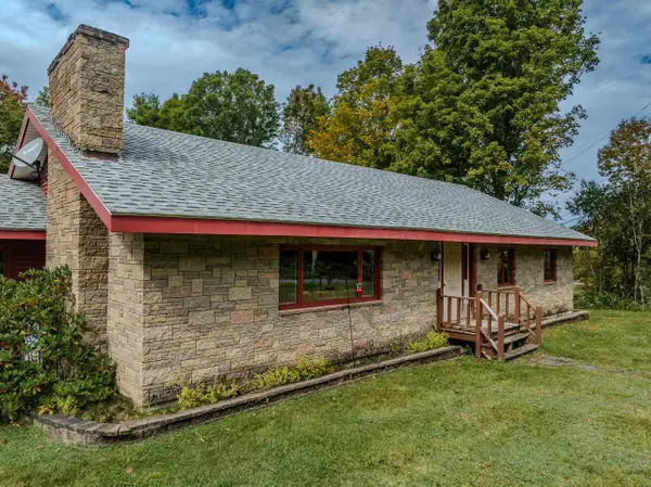 60 Rabbit Path Road, Landaff, NH 03585
