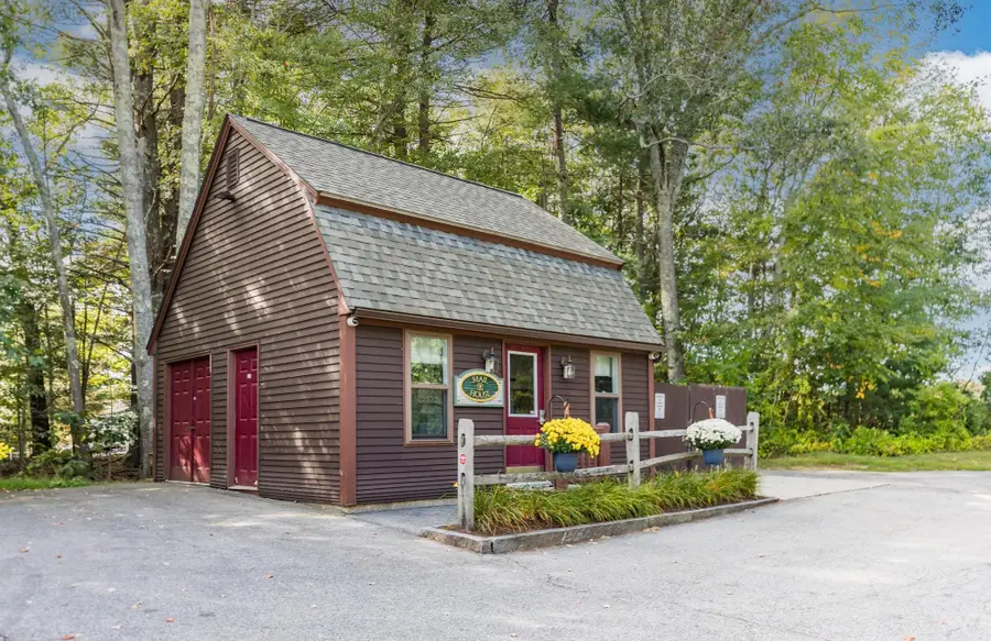59 Thornhill Road, Stratham, NH 03885 - #3