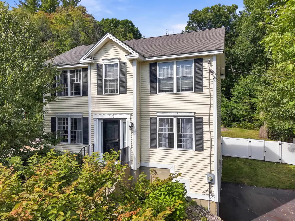 220 Arah Street, Manchester, NH 03104 - #1