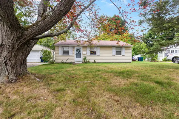 19 Tucker Lane, Hampton, NH 03842