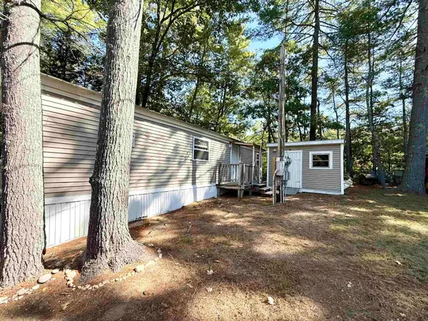 7 Roberts Road, Barrington, NH 03825