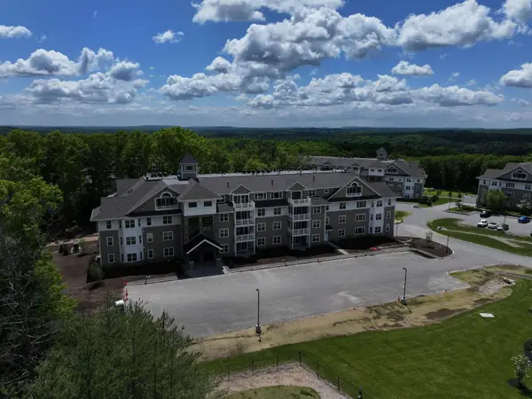 4 Longview Drive #103, Atkinson, NH 03811