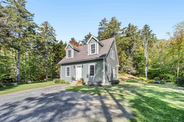 120 Stony Hill Road, Warren, VT 05674