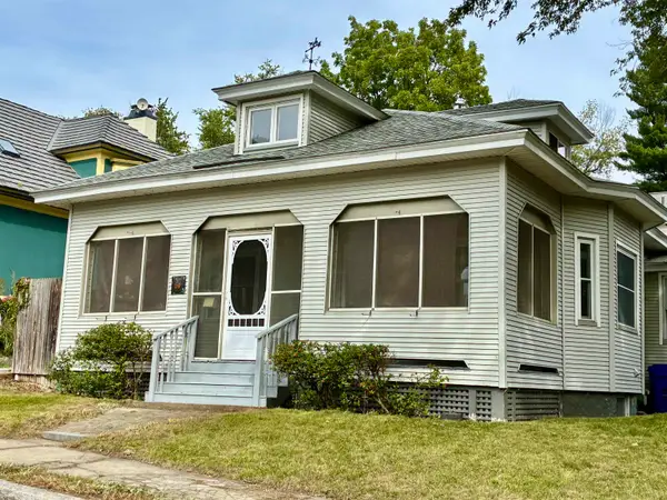 59 Riverview Place, Manchester, NH 03104