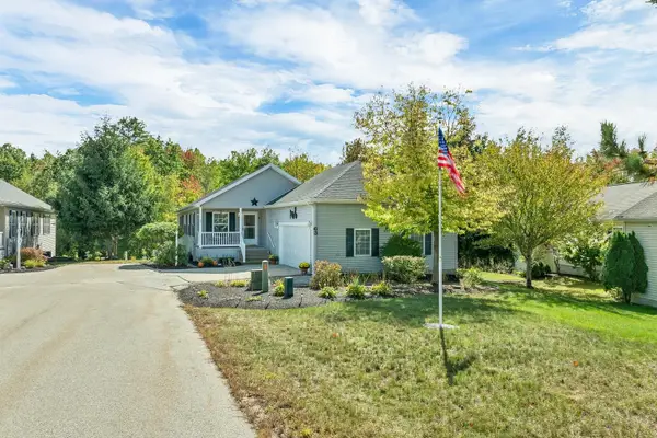 63 Sagewood Circle, Hooksett, NH 03106