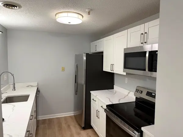 2 Mayfair Lane #101, Nashua, NH 03063