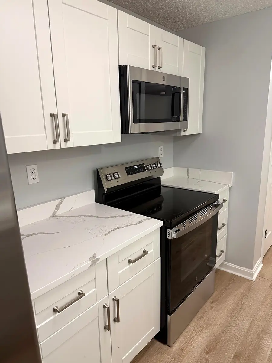 2 Mayfair Lane #101, Nashua, NH 03063 - #3