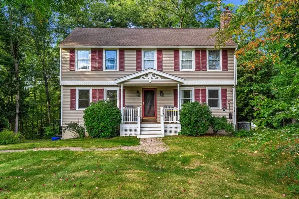 26 Holts Point Road, Hampstead, NH 03841
