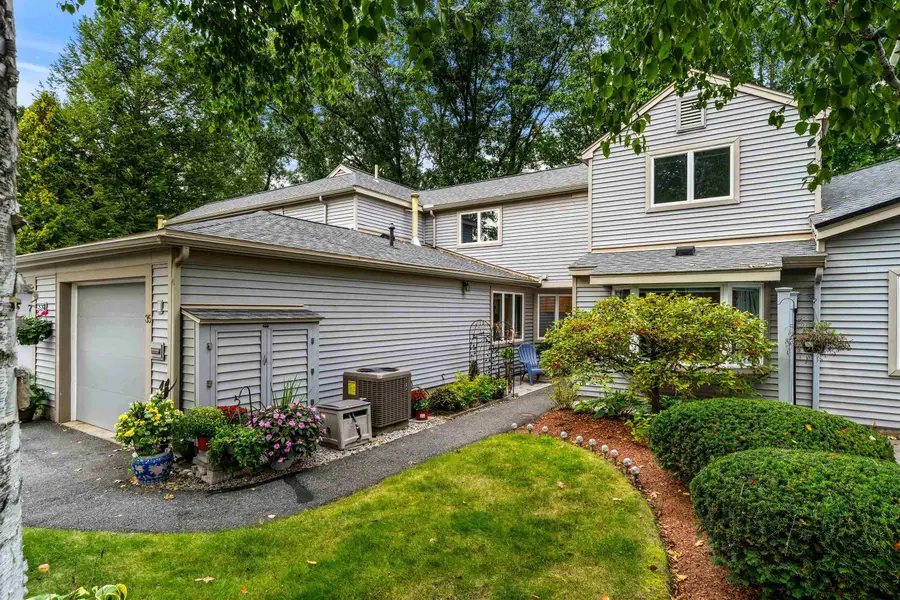 35 Walden Pond Drive, Nashua, NH 03064-2877 - #2
