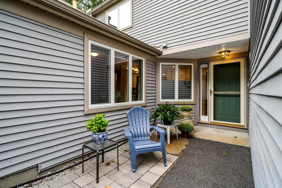35 Walden Pond Drive, Nashua, NH 03064-2877 - #3