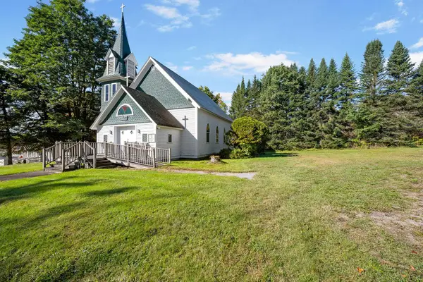 70 South Lunenburg Road, Lunenburg, VT 05906