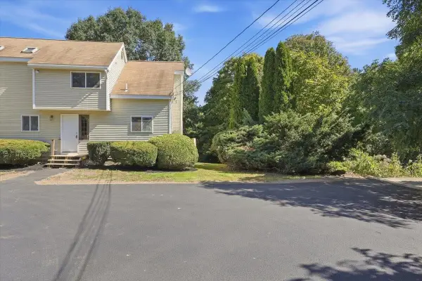 104R Fordway Extension, Derry, NH 03038