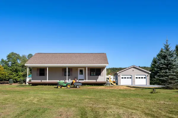 35 Oustinoff Road, Fletcher, VT 05444