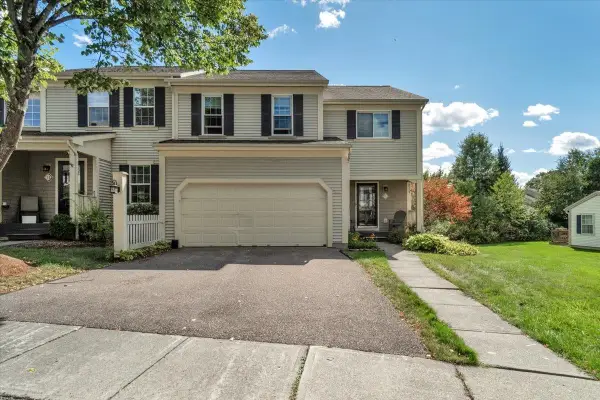 11 Cardinal Lane, Essex, VT 05452
