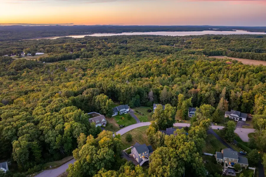 16 Point Of Rocks Terrace, Stratham, NH 03885 - #2