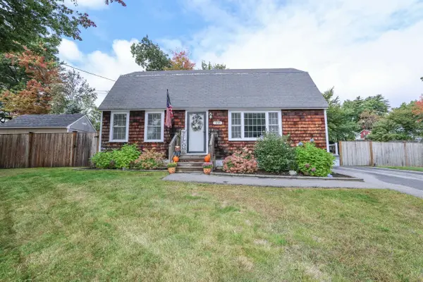108 Westwood Drive, Nashua, NH 03062