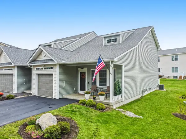 2 Chesterfield Lane, Londonderry, NH 03053